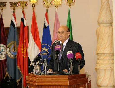 تفاصيل الجلسة غير المعلنة التي طلب فيها هادي إطفاء الكاميرات ووجه فيها تهديداً لصالح