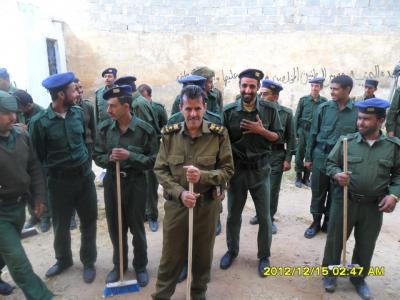 حملة نظافة لإدارة أمن المحويت وفروعها تحت: شعار النظافة للجميع (صورة)