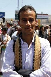على شاطئ عدن دموع تبكي عاماً من الزمن