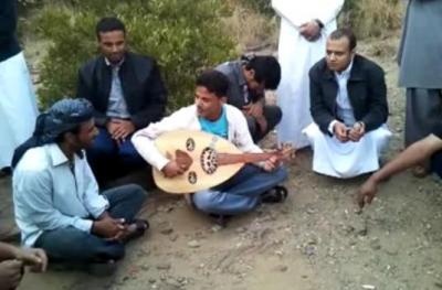 (فيديو) مغتربون يمنيين يغنوا عن مأساة الغربة