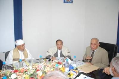 برئاسة عبد الجبار هائل مجلس أمناء جائزة المرحوم الحاج هائل سعيد أنعم يعقد اجتماعه ويقر   تشكيل لجان التحكيم ويقر بعقد مؤتمرين لتقيم أنشطة المؤسسة والتعليم العالي 