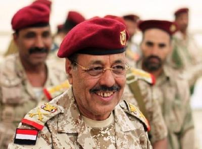 ضغوط أمريكية لإزاحة علي محسن من الجيش والإبقاء على أحمد علي والرئيس يعود لتفعيل ورقة صالح