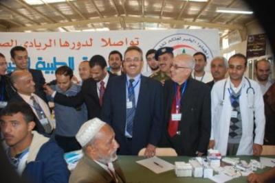 أمين العاصمة يطلع على الخدمات التي تقدمها الجمعية الطبية لنزلاء السجن المركزي بصنعاء ويزود السجن بمعدات طبية وثقافية بما يفوق ال30 مليون