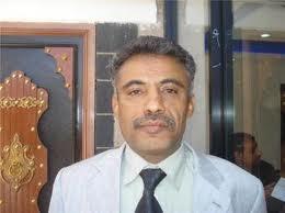 فيما عمال النظافة بأمانة العاصمة يعلقون اضرابهم عمال بقية المحافظات يعلنون عزمهم على مواصلة اضرابهم حتى نيل حقوقهم 