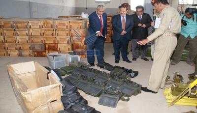 بالصور: السلطات الأمنية اليمنية تكشف عن حمولة السفينة الإيرانية (جيهان 1) من الأسلحة