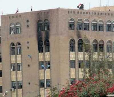 مسلحوا بيت الاحمر يطلقون النار على عمال ترميم وزارة الصناعة ويمنعوهم عن العمل