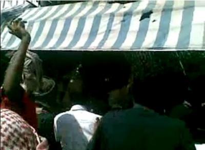 فيديو يوضح نهب وسرقة محال تجارية من قبل شبيحة البيض حضرموت