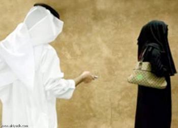 أزمة منتصف العمر.. «أم العيال» خائفة والرجل «عينه زايغة»!