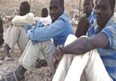 بحملة أمنية كبيرة: اليمن تحرر41 إفريقيا بينهم 9 نساء محتجزين في شمال غرب صنعاء