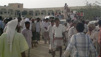 بسبب اعتقال احد مناضلي ثورة السادس والعشرين من سبتمبر    مسيرات احتجاجية غاضبة لأبناء مديرية عبس للمطالبة بالإفراج عنه.