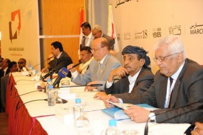 في جلسة الحوار يوم السبت.. الضجيج يملأ قاعة المؤتمر بعد مغادرة الرئيس وأحمد: فك الارتباط مرفوض