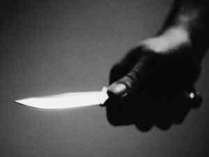 قاض يمني يتعرض للاعتداء بسلاح أبيض 