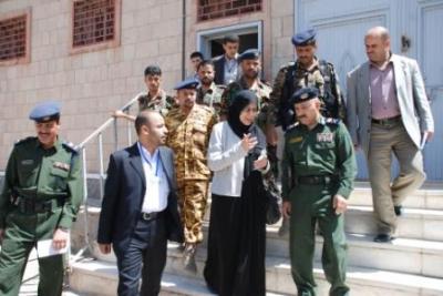  عددهم 28 بإصلاحية صنعاء المركزية: وزيرة حقوق الإنسان تطلع على أوضاع السجناء على ذمة قضية حادثة دار الرئاسة بالنهدين