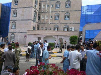 موظفو مستشفى 48 ينتفضون في وجه وزير الدفاع