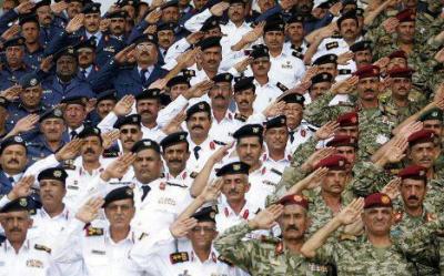  مصادر تنفي وجود خلاف بشأن الهيكلة الخليج : تنفيذ قرارات هيكلة الجيش اليمني يحقق تقدماً