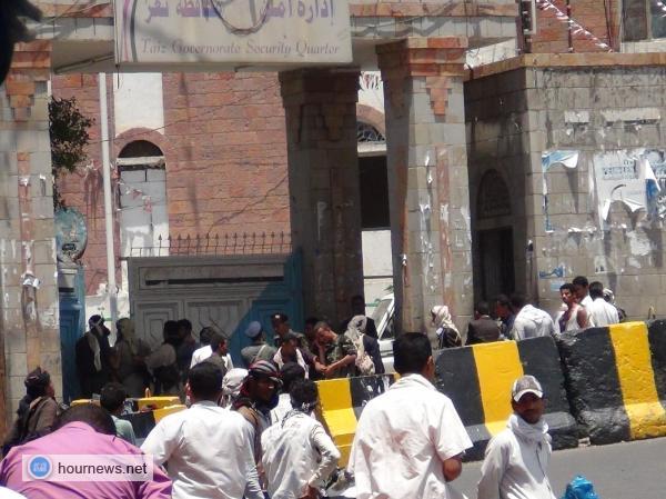 مصدر أمني يوضح حقيقية الاشتباكات ظهر اليوم في مبنى إدارة أمن محافظة تعز، وينفي ما تناقلته وسائل الإعلام
