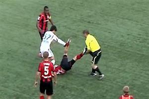 ايقاف حكماً مساعداً مدى الحياة بعد اعتدائه على لاعب "فيديو"