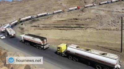 مسلحون تابعون لتوفيق عبد الرحيم ينهبون 15 قاطرة نفط، وتحذير من بروز أزمة مشتقات نفطية بتعز قريباً