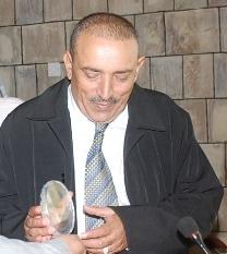 وكيل محافظة تعز يشدد على ضرورة نبذ ظاهرة حمل السلاح بالمحافظة للأرتقاء بالمحافظة 