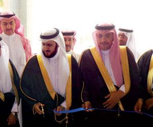 وزير العمل السعودي: غرامة 100 على مشغلي العماله المخالفة  وسجن سنتين للعمال 