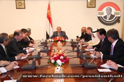 رئيس الجمهورية يلتقي سفراء الدول العشر الداعمة والراعية للمبادرة الخليجية