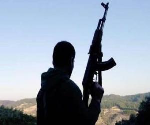 مسلحوا حميد الأحمر يردون على الحوثيين بالمثل