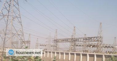 مصدر بالكهرباء :مسلحون يمنعون الفرق الفنية من إعادة التيار في مأرب