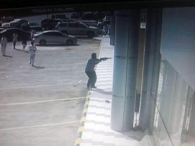 بالصور.. شرطة الرياض تكشف تفاصيل الإطاحة بمهاجمي مطعم الرومانسية والذي يتبع مستثمر يمني