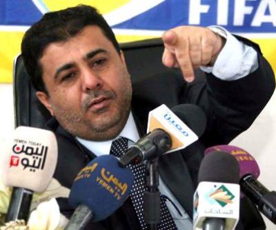 فيما يعقد العيسي مؤتمراً صحفياً، الإعلام الرسمي يقدم اليمن كبلد للاختطافات والاغتيالات 