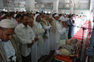 شوقي هائل يتقدم مشيعي جثمان فقيد الوطن الشاعر الكبير محمد الفتيح
