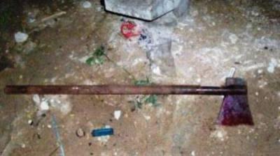فلاح في قفل شمر بمحافظة حجة يشج رأس غريمه بفأس ويقتله