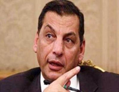 أول وزير داخلية في عهد مرسي يقود مسيرة مناهضة له