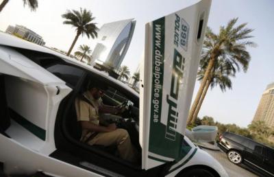 افضل سيارات الشرطه على مستوى العالم في دبي افضل سيارات الشرطه على مستوى العالم في دبي