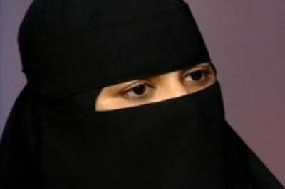 فتاة سعودية حاولت الانتحار بعد أن منعها أبوها من الزواج .. فانتهى بها الأمر إلى " مُقعدة " 