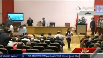 أروع تقرير للجزيرة يفضح الإعلام المصري (فيديو)