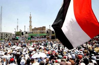 تظاهرات المصريين تستعيد زخمها بعد مجزرة الحرس الجمهوري