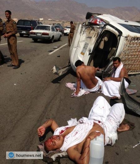 (صورة مكبرة) إصابة ثمانية معتمرين يمنيين في حادث مروري بالسعودية