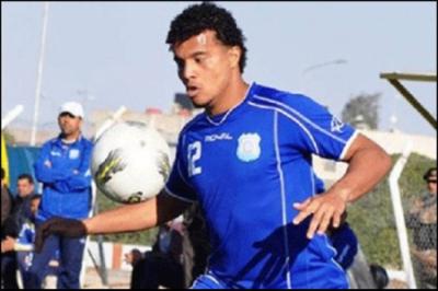 مدرب عراقي يستبعد لاعب يمني بعد رفضه الإفطار في نهار رمضان
