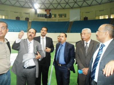 وزير الشباب ورئيس الاتحاد الدولي للملاكمة العربية للمحترفين يناقشان التحضيرات النهائية لبطولة اليمن العالمية للملاكمة