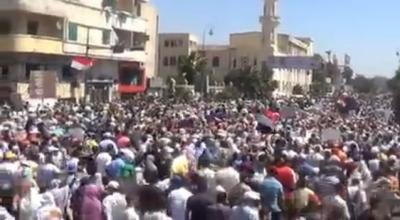 بالفيديو: أمواج بشرية ومسيرات حاشدة تفاجئ الإنقلابيين عن من ينظم لها بعد اعتقالهم لقيادات الإخوان