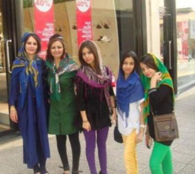 "السراويل الضيقة تهاجم طهران" وتثير الجدل