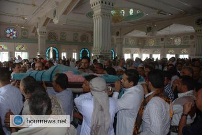 (صور) تشييع جثمان رجل الأعمال توفيق عبد الرحيم مطهر إلى مثواه الأخير في تعز