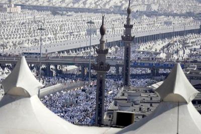 "ضيوف الرحمن" يبدأون اليوم المشاعر المقدسة