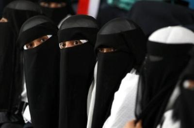 قاصرات زوّجن قسراً في اليمن يحلمن بالعودة الى المدرسة