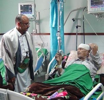 الزميل البخاري الإعلامي  الكبير في العناية المركزة في مستشفي الجمهوري بتعز
