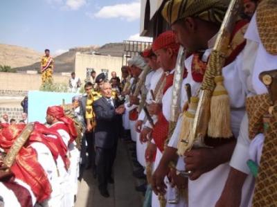 شرطة المنشآت وحماية الشخصيات تحتفي بالعرس الجماعي الأول لـ100 عريس من منتسبيها(صـور)
