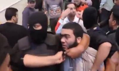  فيديو.. ضابط مصري ملثم ينتف لحية طالب أثناء اعتقاله بجامعة المنصورة