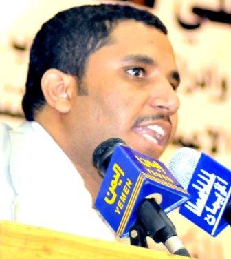 نجاة الصحفي عبدالله بن عامر من محاولة إغتيال جوار منزل الرئيس