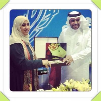 "عبير زيدان" سيدة اعمال عربية امريكية اول إمرأة يمنية تدخل سوق العقار الدولي تهدي تكريمها لليمن كافة (صورة)