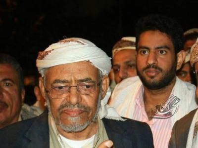 بالصور: وصول الشاب محمد منير المختطف إلى صنعاء، وقبائل مراد تعتذر عن حادثة الاختطاف بالصور: وصول الشاب محمد منير المختطف إلى صنعاء، وقبائل مراد تعتذر عن حادثة الاختطاف
